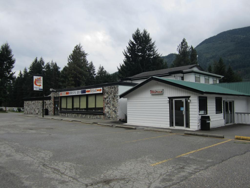The Mighty Fraser Motel Boston Bar Exterior foto